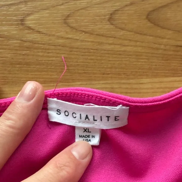 Socialite Hot Pink Scallop V-Neck Midi Dress - Picture 5 of 7